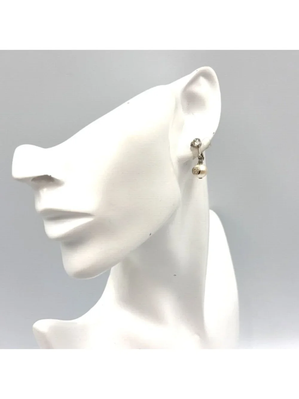 Gucci GG Pearl Metal Faux Pearl Color Clear Silver White Earrings